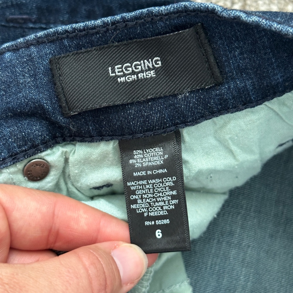 Express Ripped Jeggings - Picture 5 of 8